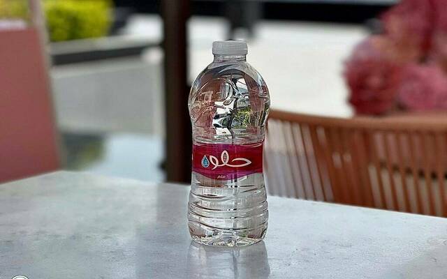 عبوة مياه من إنتاج شركة مياه الجوف