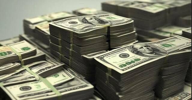 دولارات أمريكية