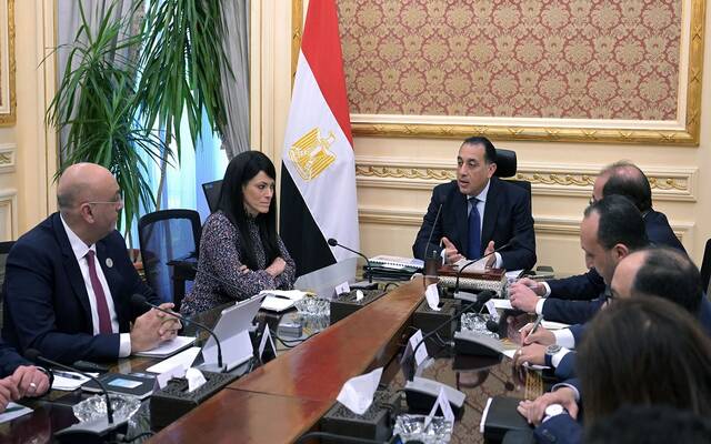 اجتماع رئيس مجلس الوزراء المصري لمتابعة موقف الاستدامة المالية لجهاز تنمية المشروعات المتوسطة والصغيرة ومتناهية الصغر