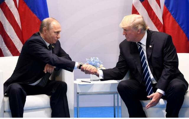الرئيس الأمريكي دونالد ترامب ونظيره الروسي فلاديمير بوتين