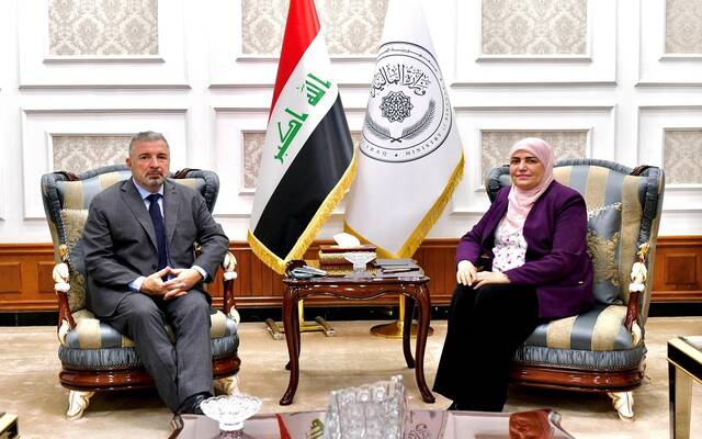 وزيرة المالية وممثل البنك الدولي يبحثان تعزيز التعاون المالي والتنمية المستدامة في العراق