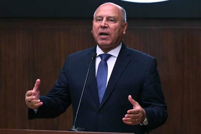 كامل الوزير وزير النقل والصناعة