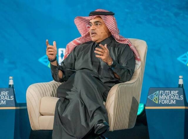 خليل بن إبراهيم بن سلمه نائب وزير الصناعة والثروة المعدنية - أرشيفية