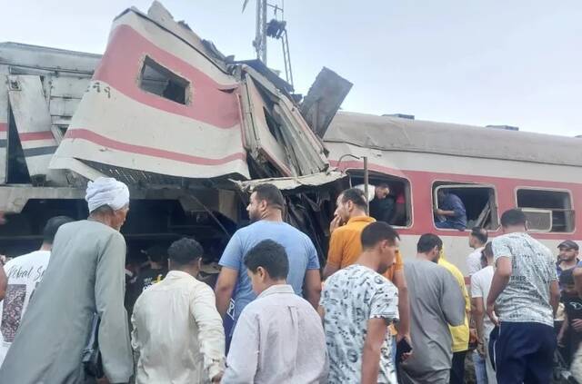 رئيس الوزراء تعليقاً على حادث قطاري الزقازيق: "الخطأ البشري وارد"