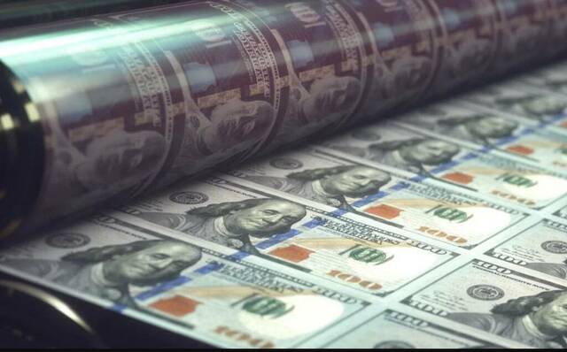 دولارات أمريكية