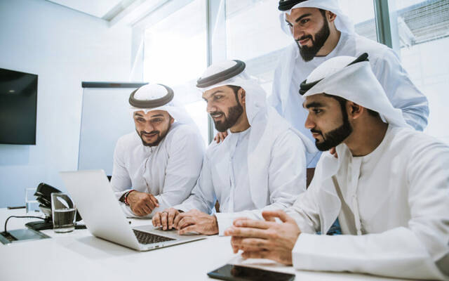 تسعى دولة الإمارات من خلال توطين الوظائف إلى خلق فرص عمل جذابة في القطاع الخاص للمواطنين