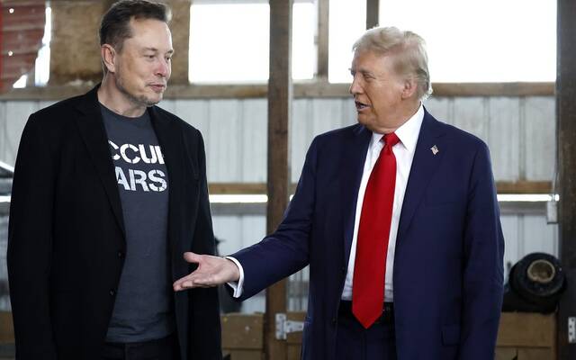 الرئيس الأمريكي دونالد ترامب والملياردير إيلون ماسك