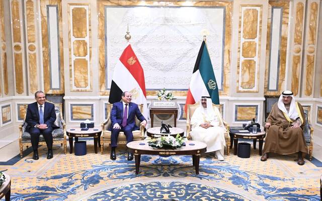 خلال جلسة المباحثات