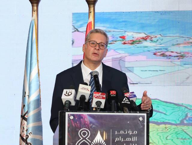 وزير البترول المصري كريم بدوي