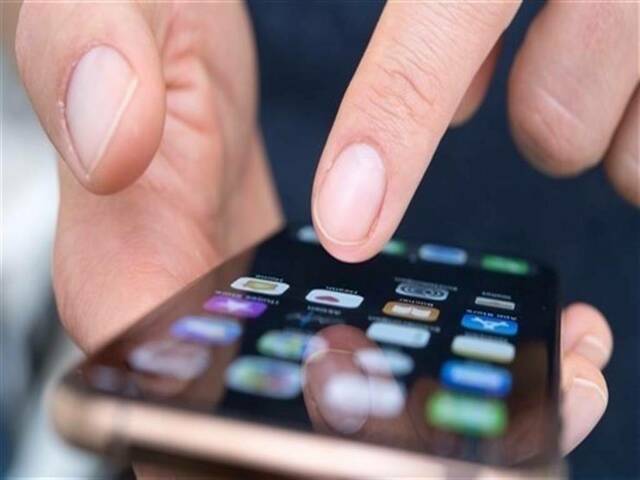 إحدي الهواتف الذكية