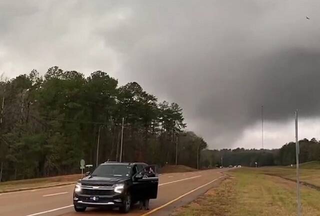 عواصف تضرب الولايات المتحدة