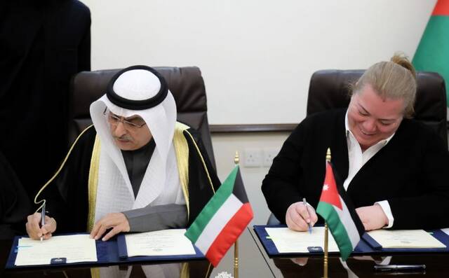 أثناء التوقيع