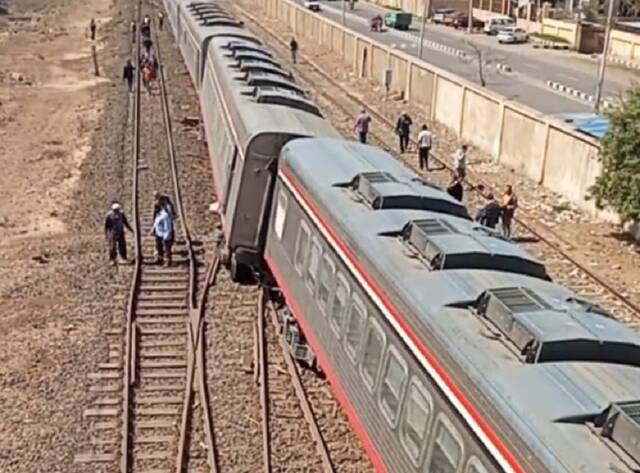 خروج قطار عن القضبان