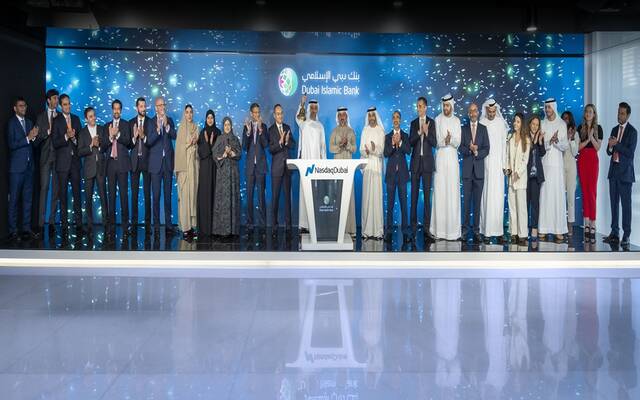 جانب من قرع الجرس احتفالاً بإدارج الصكوك في رحّبت ناسداك دبي