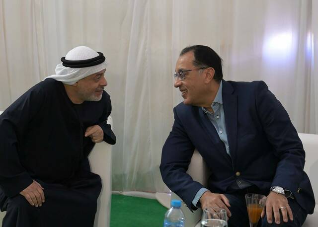 رئيس وزراء مصر مصطفى مدبولي وحسين النويس رئيس مجلس إدارة شركة "إيميا باور" الإماراتية