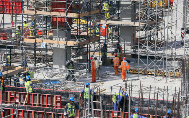 عمومية "أبوظبي لمواد البناء" توافق على إعادة شراء 5% من أسهمها