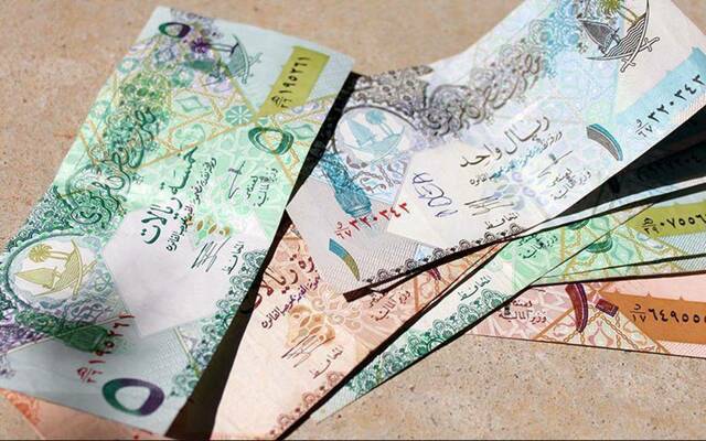 سعر صرف الريال القطري أمام عملات عربية وأجنبية