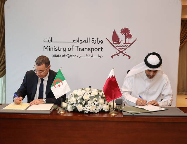 خلال توقيع الاتفاقية